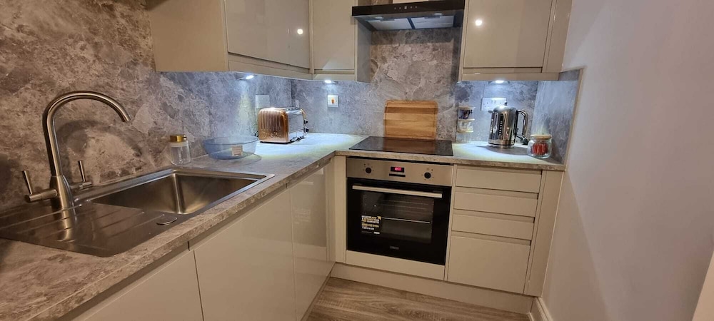 Stylish 1-Bed Apart Wakefield view 2