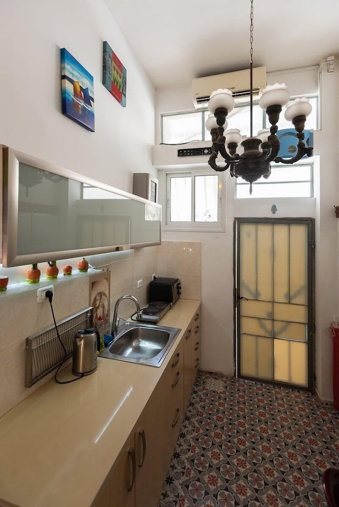 Charming Design Studio at Heart of Jaffa view 5