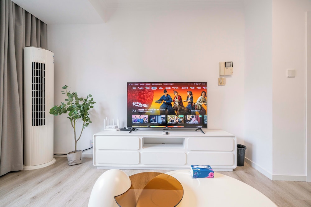 Tyms 2BR APT Hongqiao Paris Classic