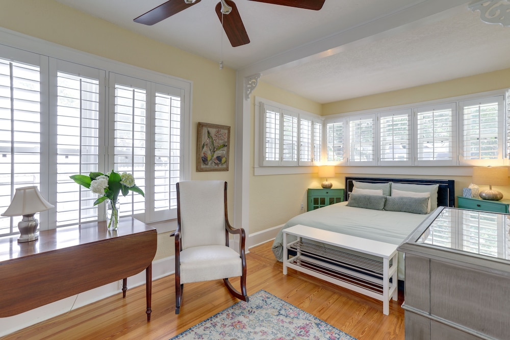 Charming St Petersburg Bungalow 2 Mi to Downtown! view 3