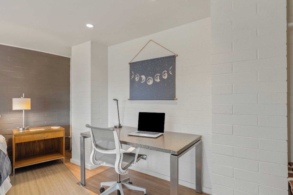 Malibu Hills Studio w/ Mountain Views + Near Beaches Cielo Nook by Avantstay