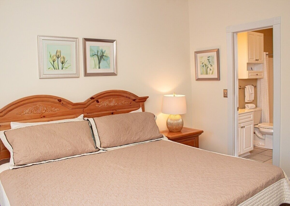 Magnolia Place 4703-202 2 Bedroom Condo