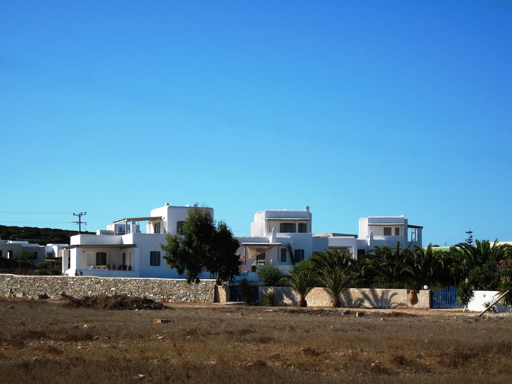 Aeraki Villas
