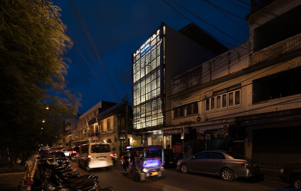 Issara by d Hostel