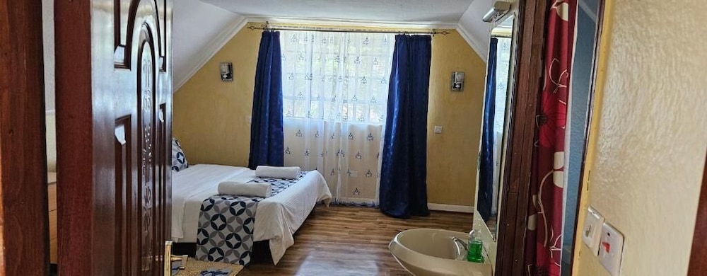 Lux Suites Weavers Haven Guest House