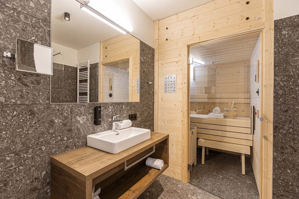 Charming Lodge With Finnish Sauna