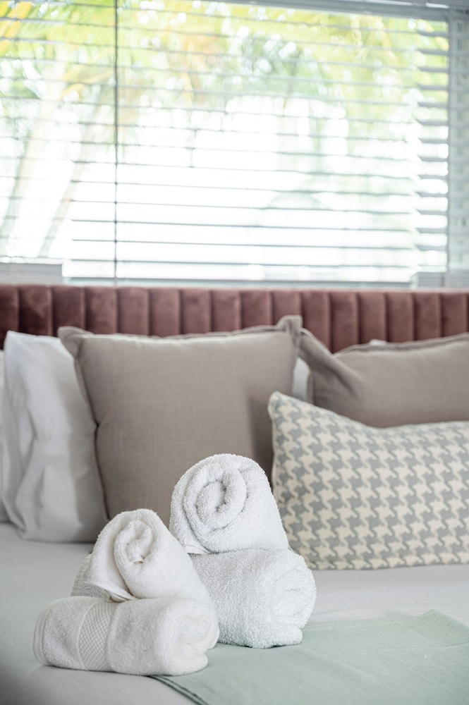 BRIGHT Fort Lauderdale Tropical Retreat - Image 3