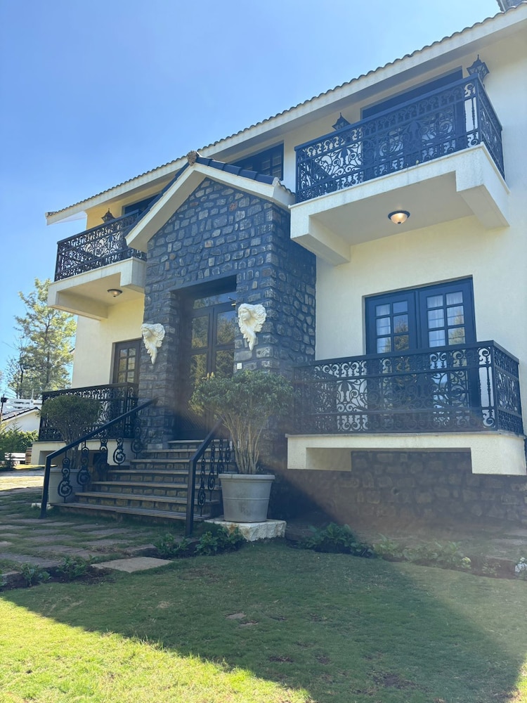 Lynton Resorts
