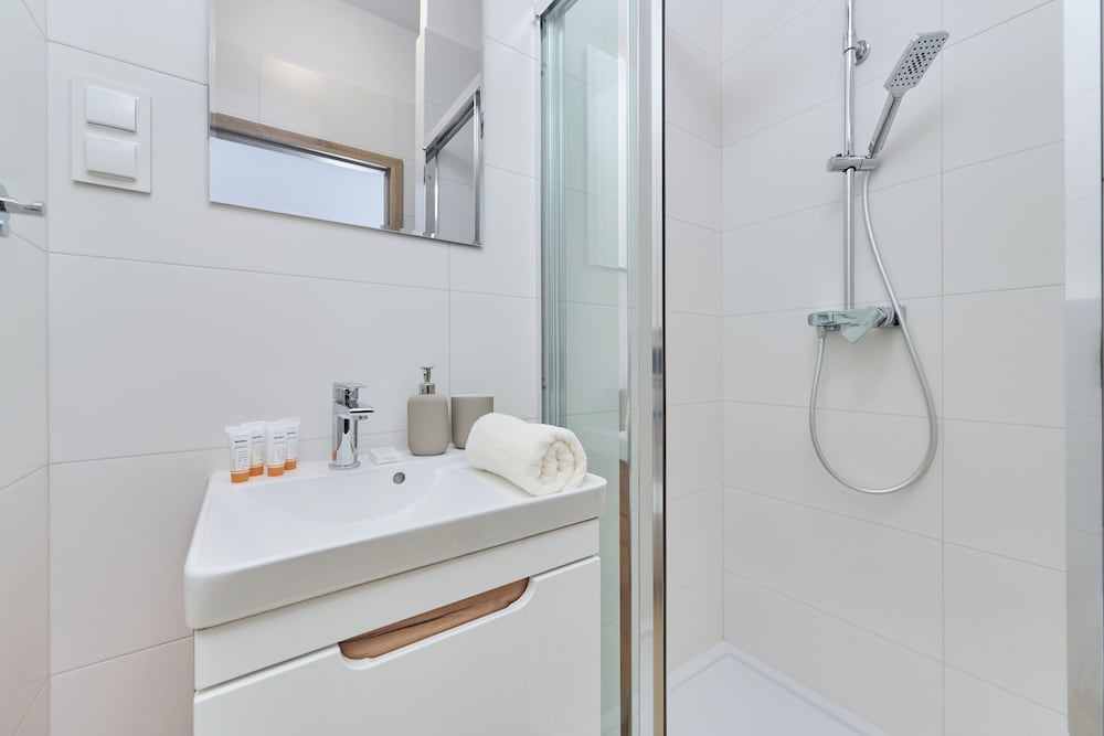 Airport Wrocław Apartment by Renters view 4