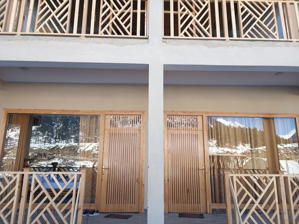 Room in Chalet - Woodridge Cottages Kalam