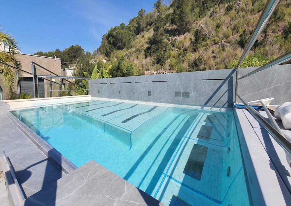 Unique Villa With Outdoor hot tub
