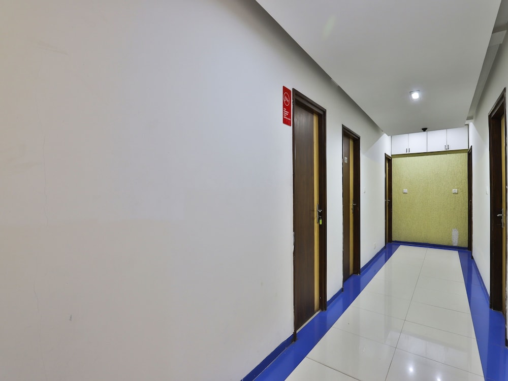 OYO 12945 Hotel President