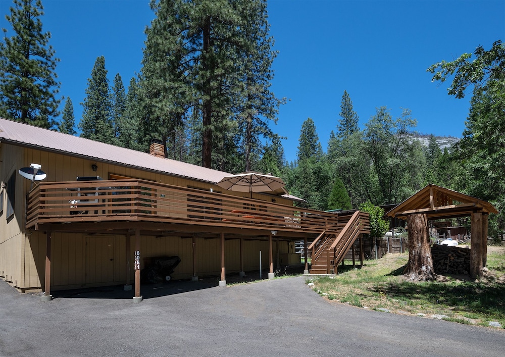 Yosemite Scenic Wonders - Wawona Area