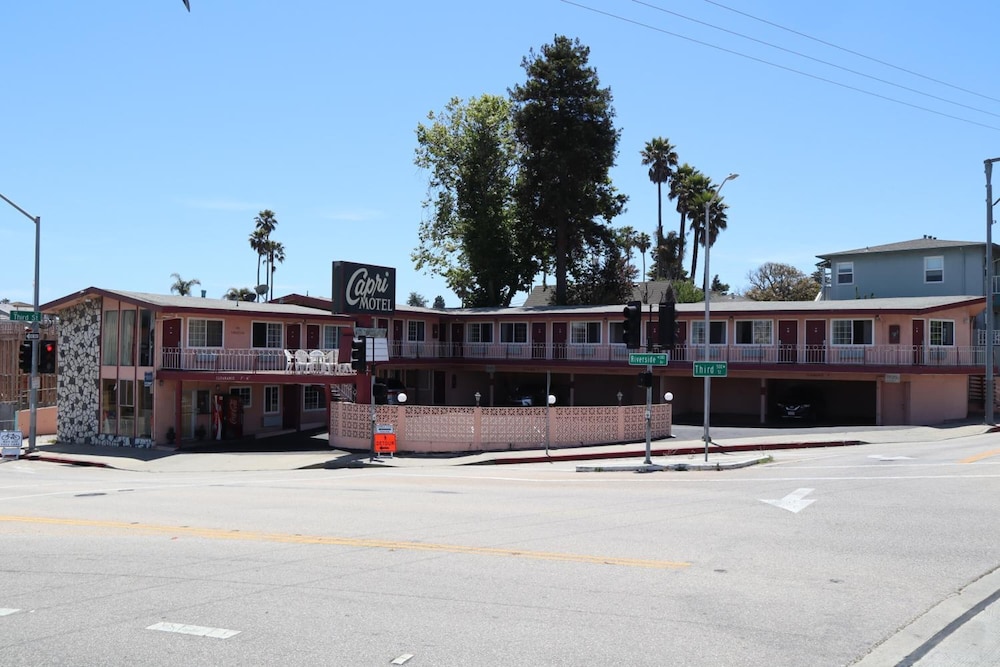 Capri Motel
