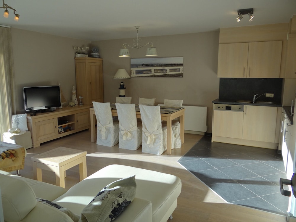 Apartment in Nieuwpoort With sea Views