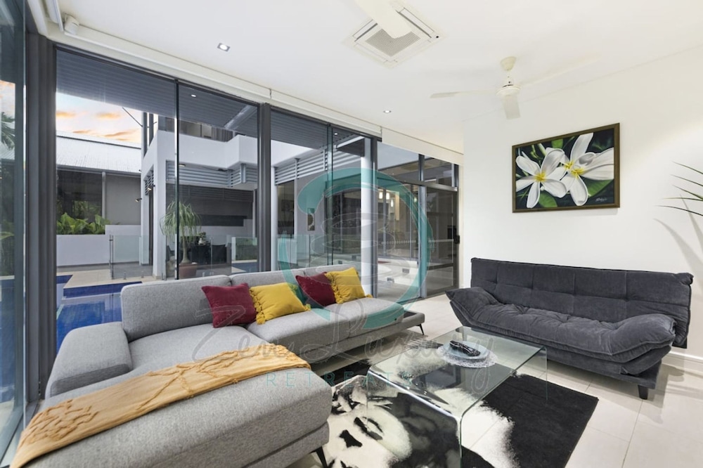 Zenlux Waterfront Mansion Infinity Pool Cinema