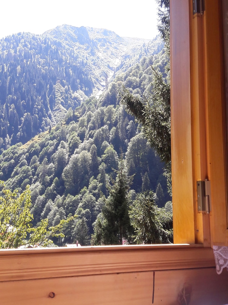 Meleklerin Evi Apart