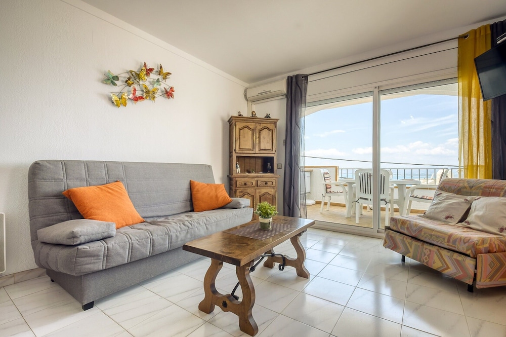 Apartment in Roses Near Cap de Creus