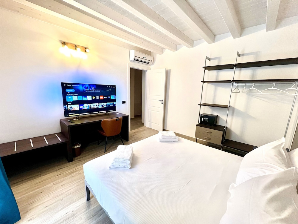 5 Terre hub suite