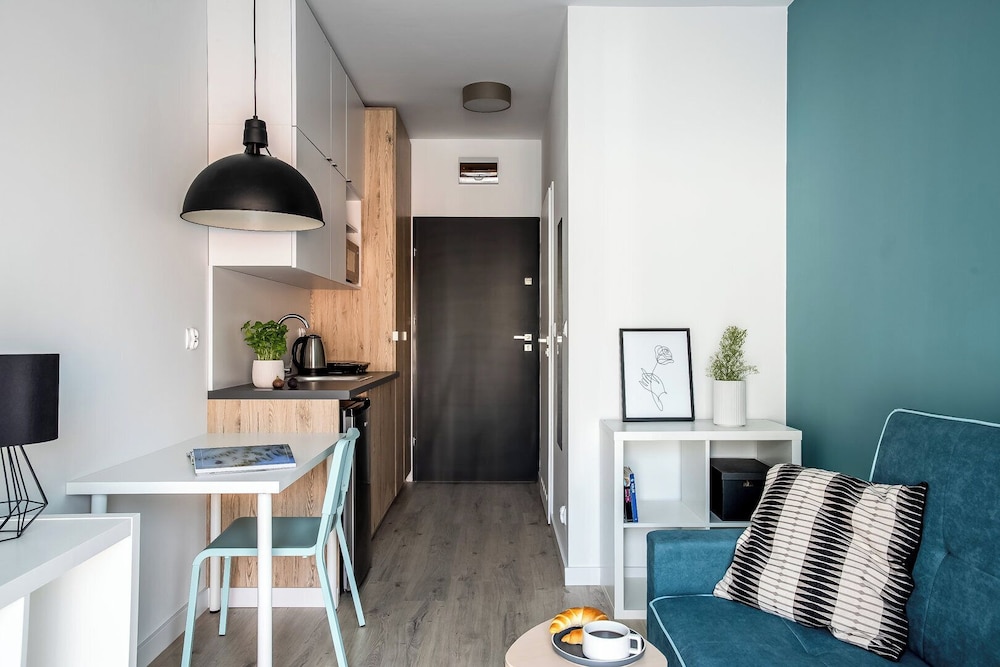 Adler Apartments
