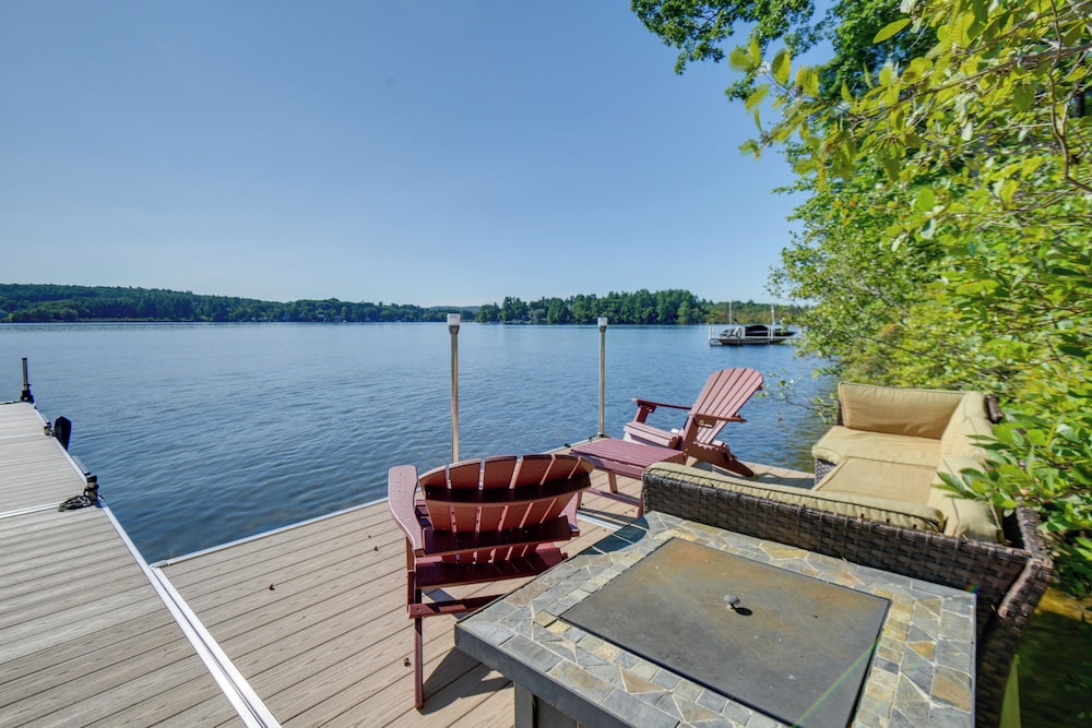 Walk to Lake Winnisquam Access: Cozy Retreat