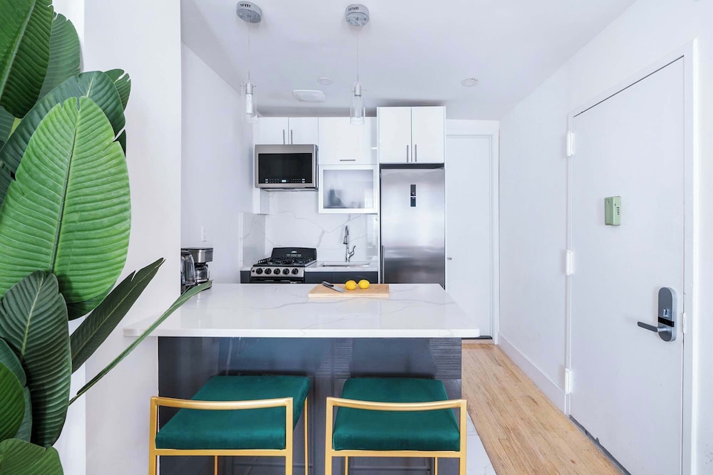 1597 New York Apt
