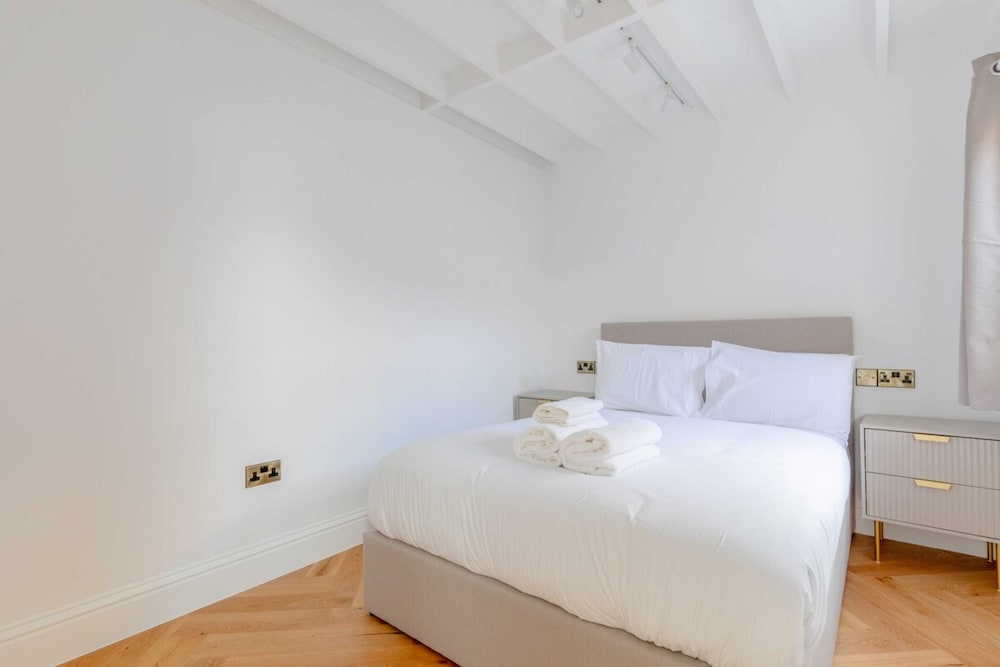 Luxuriously Compact 1BD Eco Home Clapham Common!