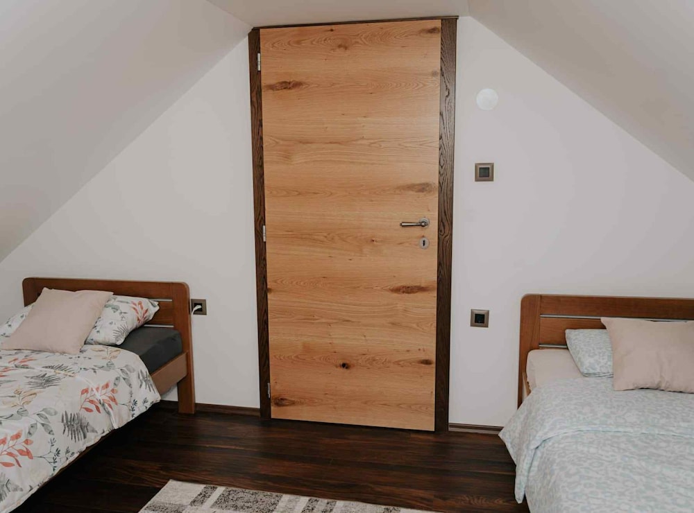 Holiday Home Šapat Šume