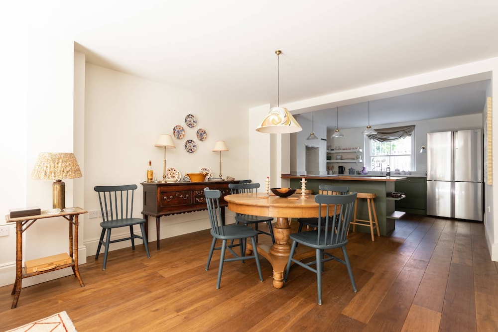 Vernon Street by Onefinestay