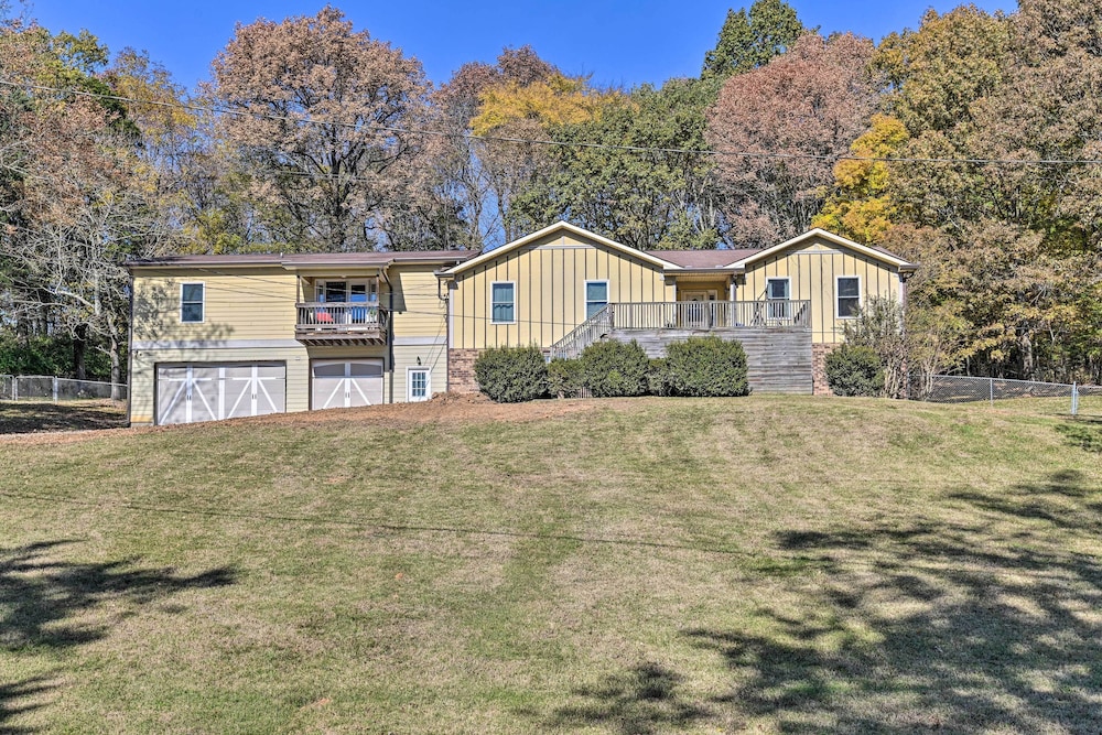 Mt Juliet Getaway w/ Yard: 22 Mi to Nashville - Property Image 3