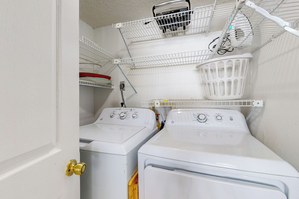Resort 2BR Condo w/ Gulf-front Balcony & Hot Tub