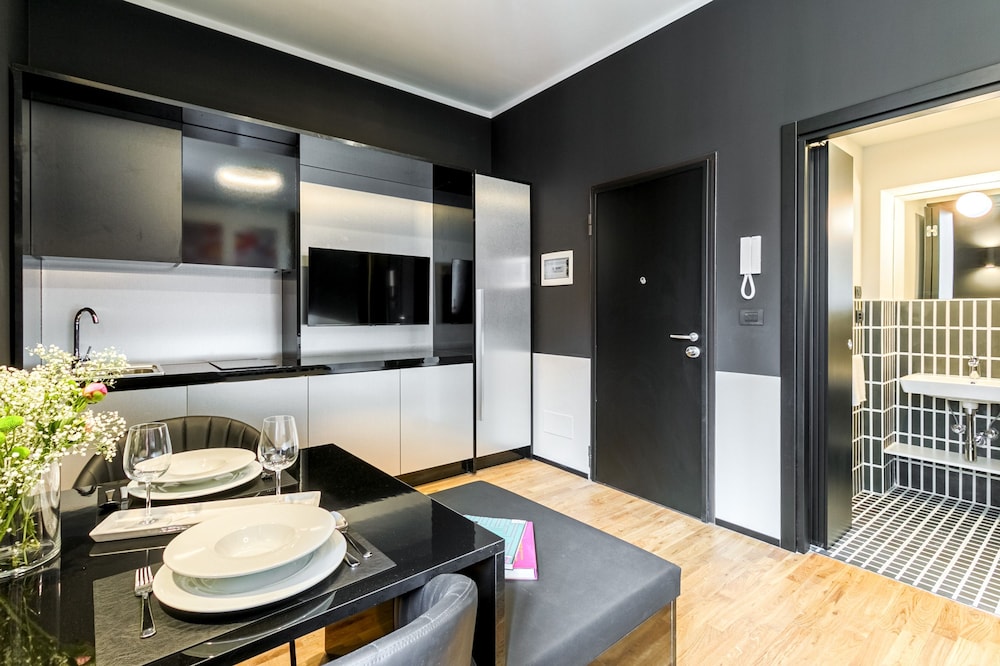 Quantum 4 Neutron in Milano