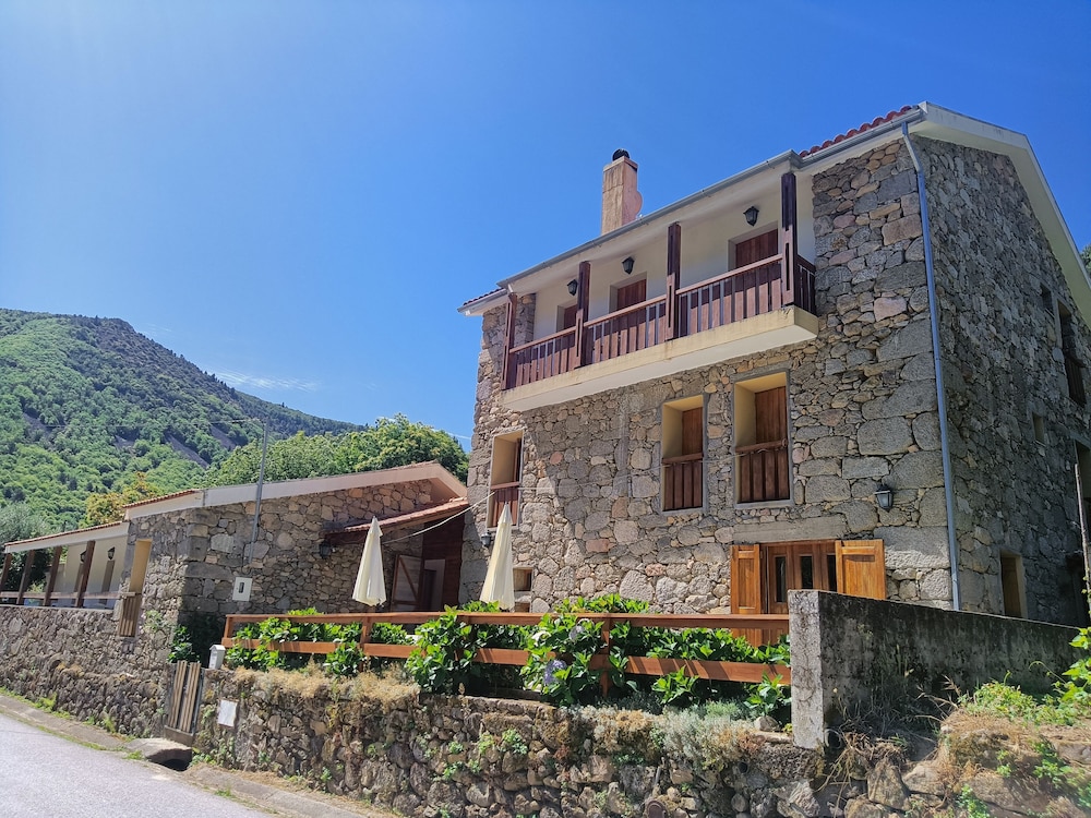 Hotel Quinta de Leandres - Image 1