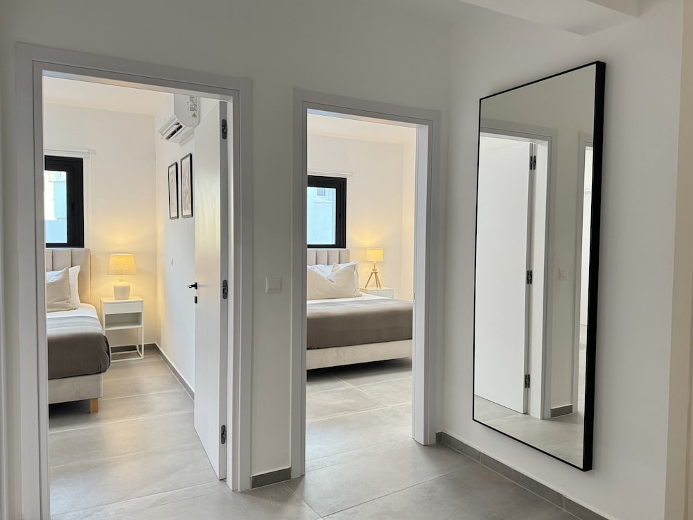 Phaedrus Living White Hills Suites City View