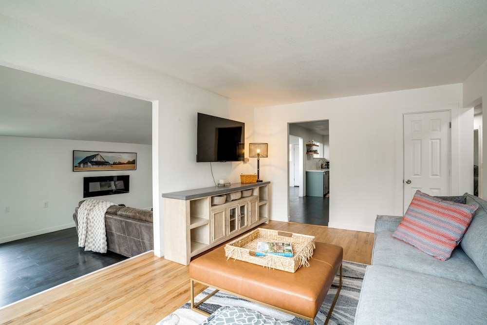 Game Room & Fire Pit: Family-friendly Loveland Gem