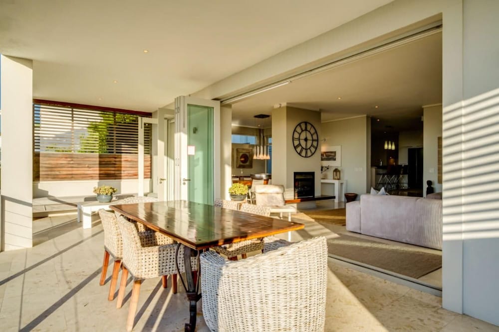 Stylish Family Villa w Pool Garden Putt-putt Villa Olivier