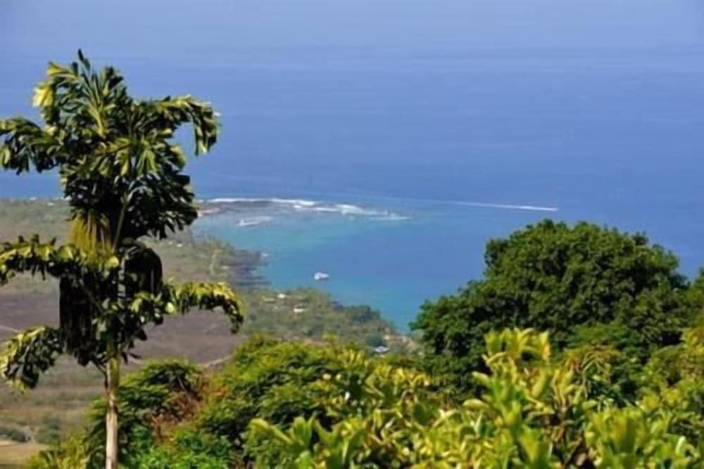Ka'awaloa Plantation Bed & Breakfast
