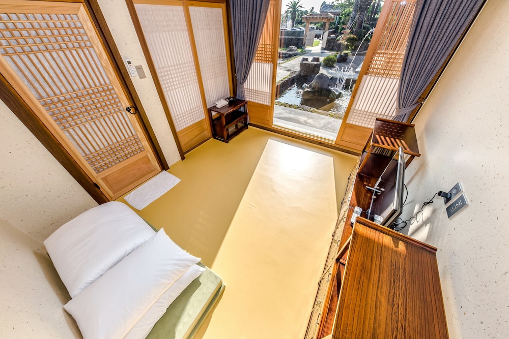 Hanok Hotel Hallagung 15