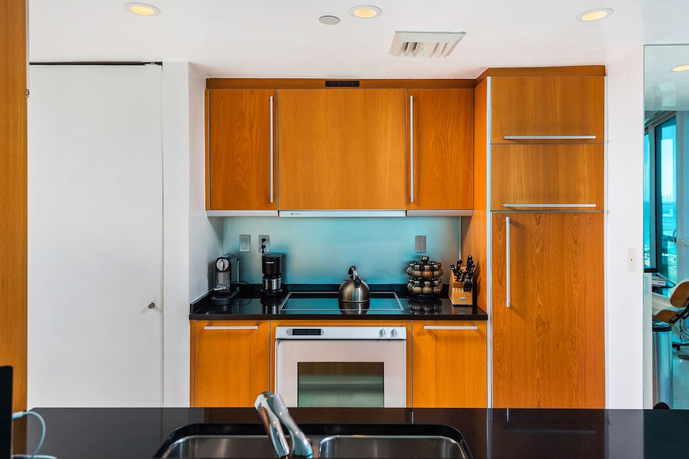 Luxury Vacation Rentals at The Setai by LRMB