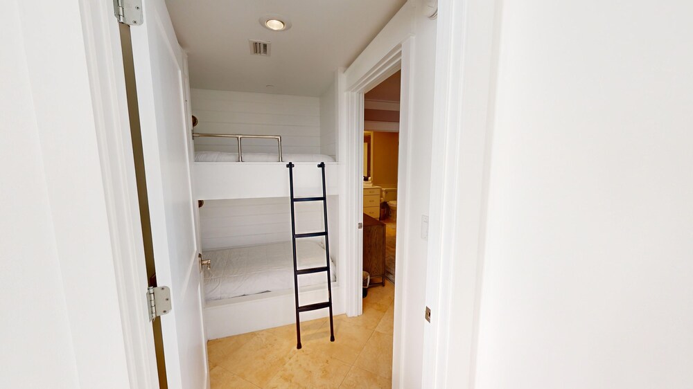 Oceania 602 3 Bedroom Condo