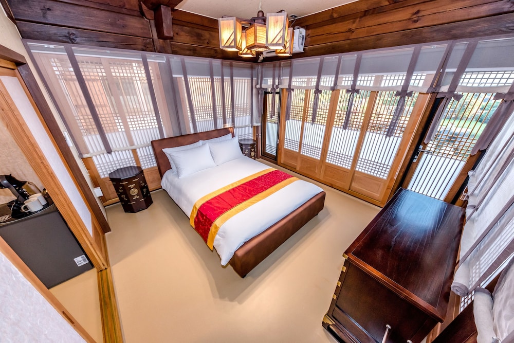 Hanok Hotel Hallagung 19