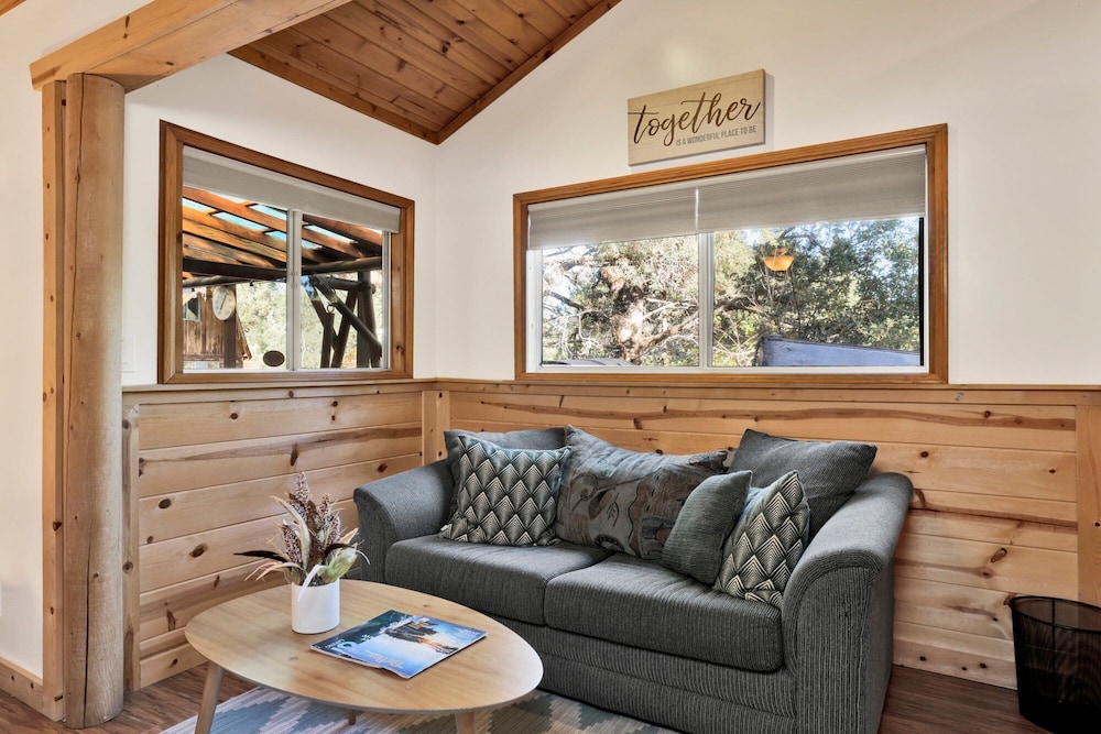 Entertainment Cabin #610