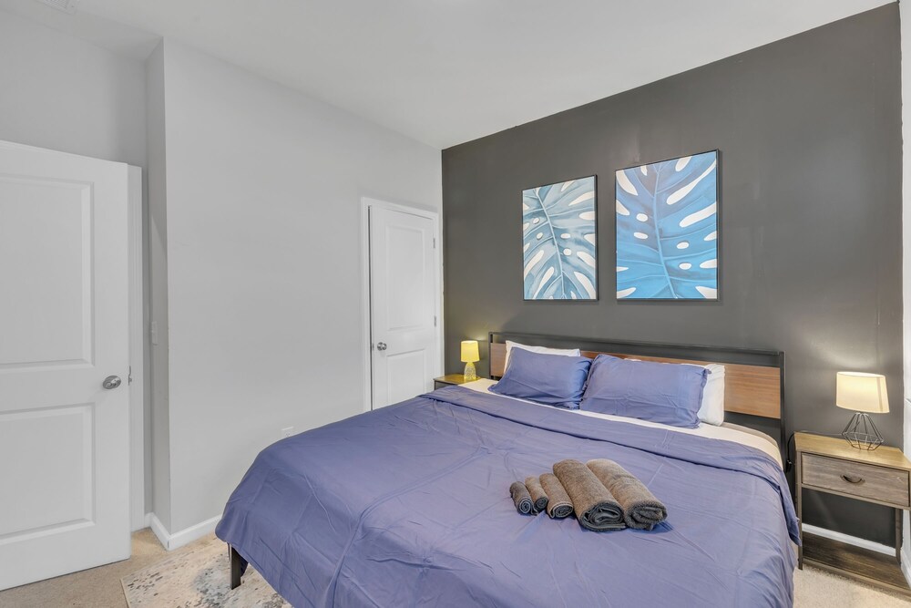 King 4BR Townhouse to Downtown Durham