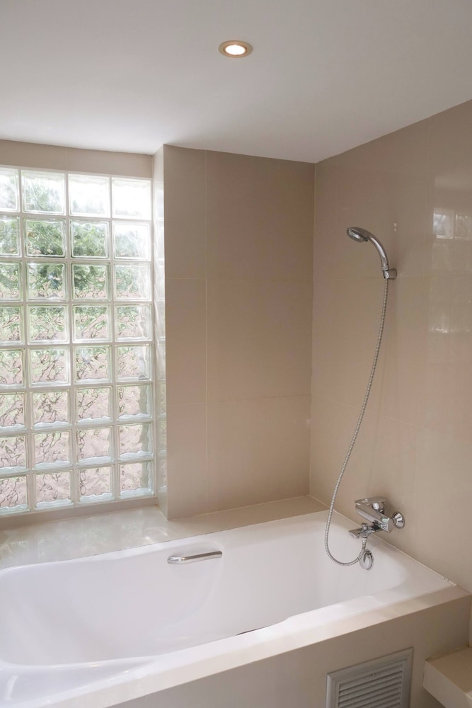 Peaceful and Quiet Apartment on Changklan Road