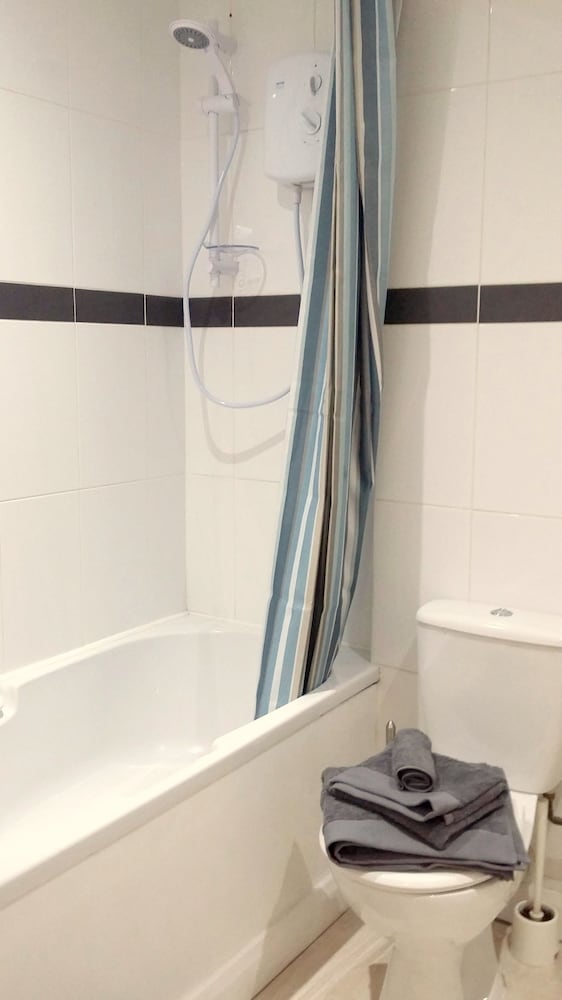 2 Bed Apartment in the West End