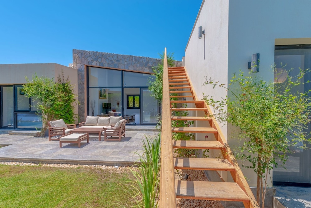 Vesta - Luxury Villa - 2BR - Bay West
