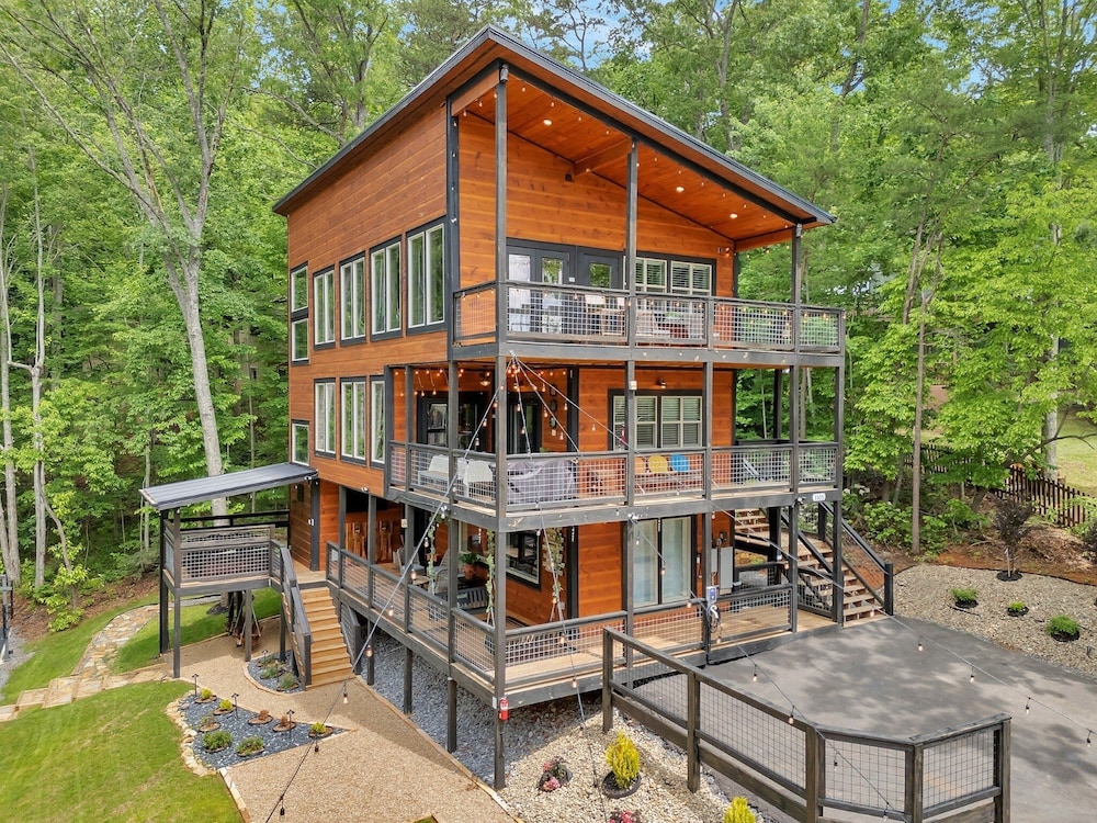 Ebenezer 4 Bedroom Cabin