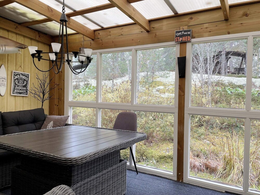 Cozy Forest Hideaway With Hot Tub