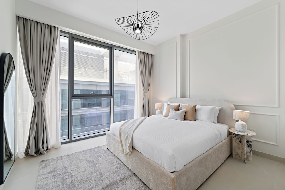 2BR M Peaceful Yet Central Dubai