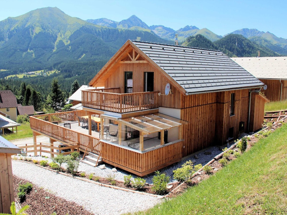 Majestic Chalet With Sauna and Whirlpool